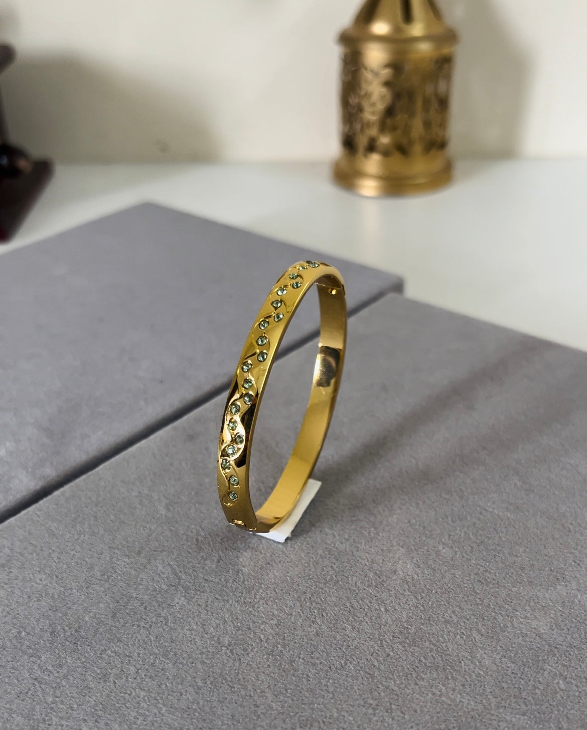 Wave and Greenstone Kada