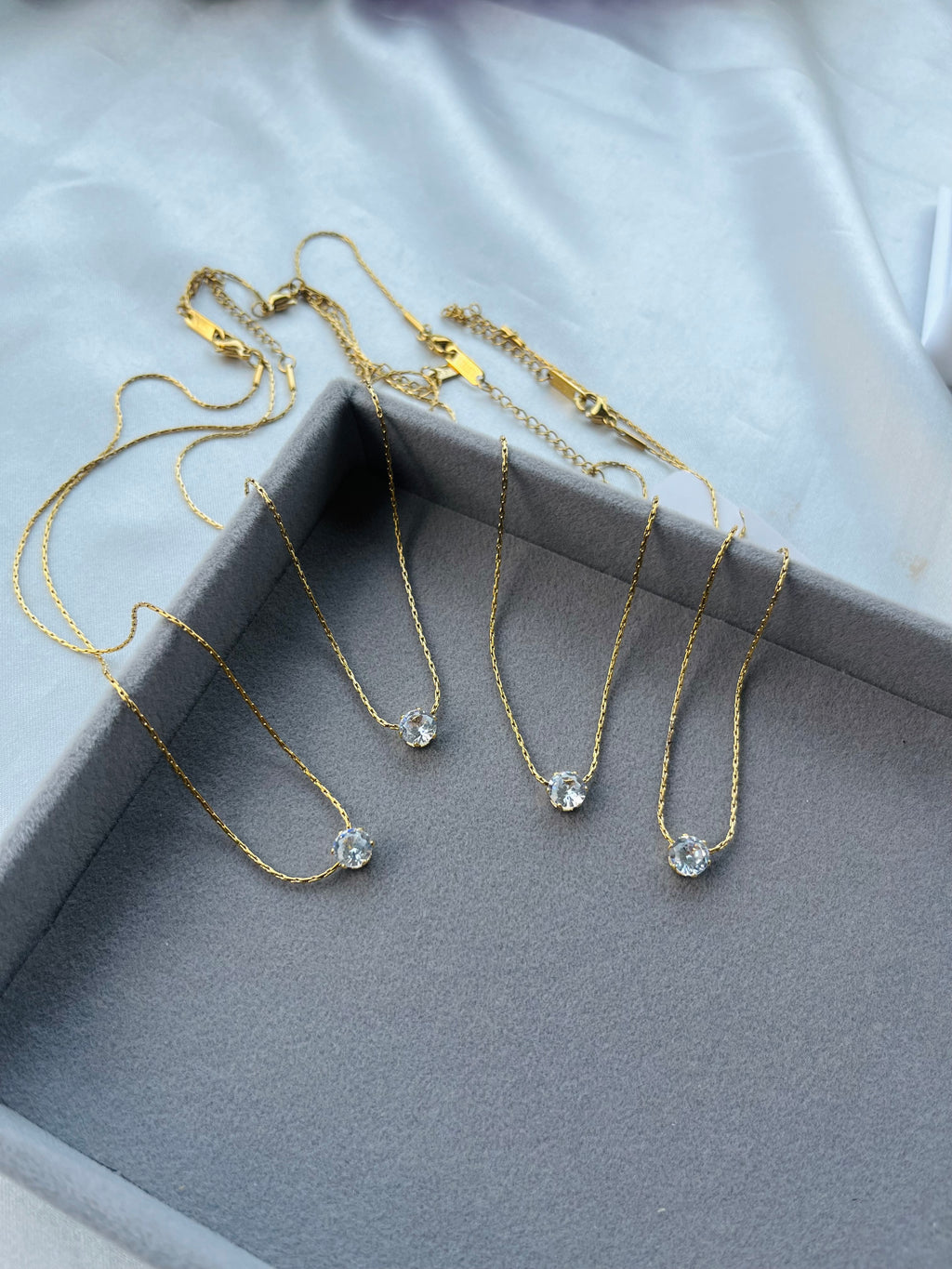 Solitaire Glow Chain