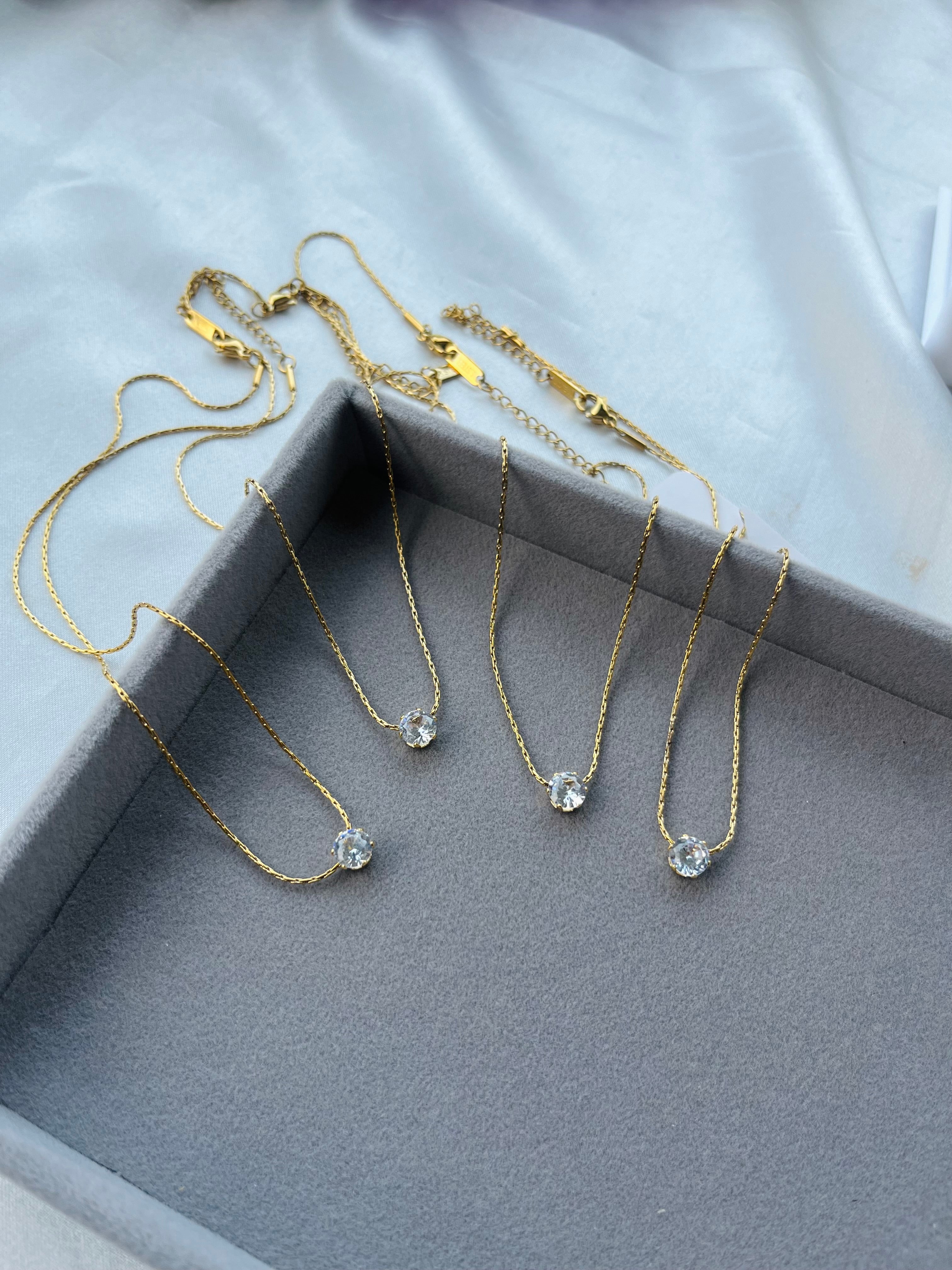 Solitaire Glow Chain