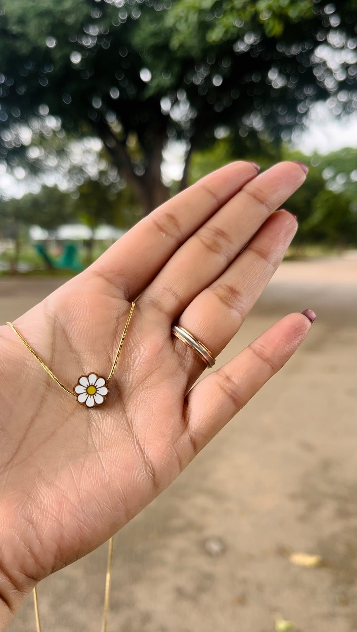 Daisy Flower Pendant