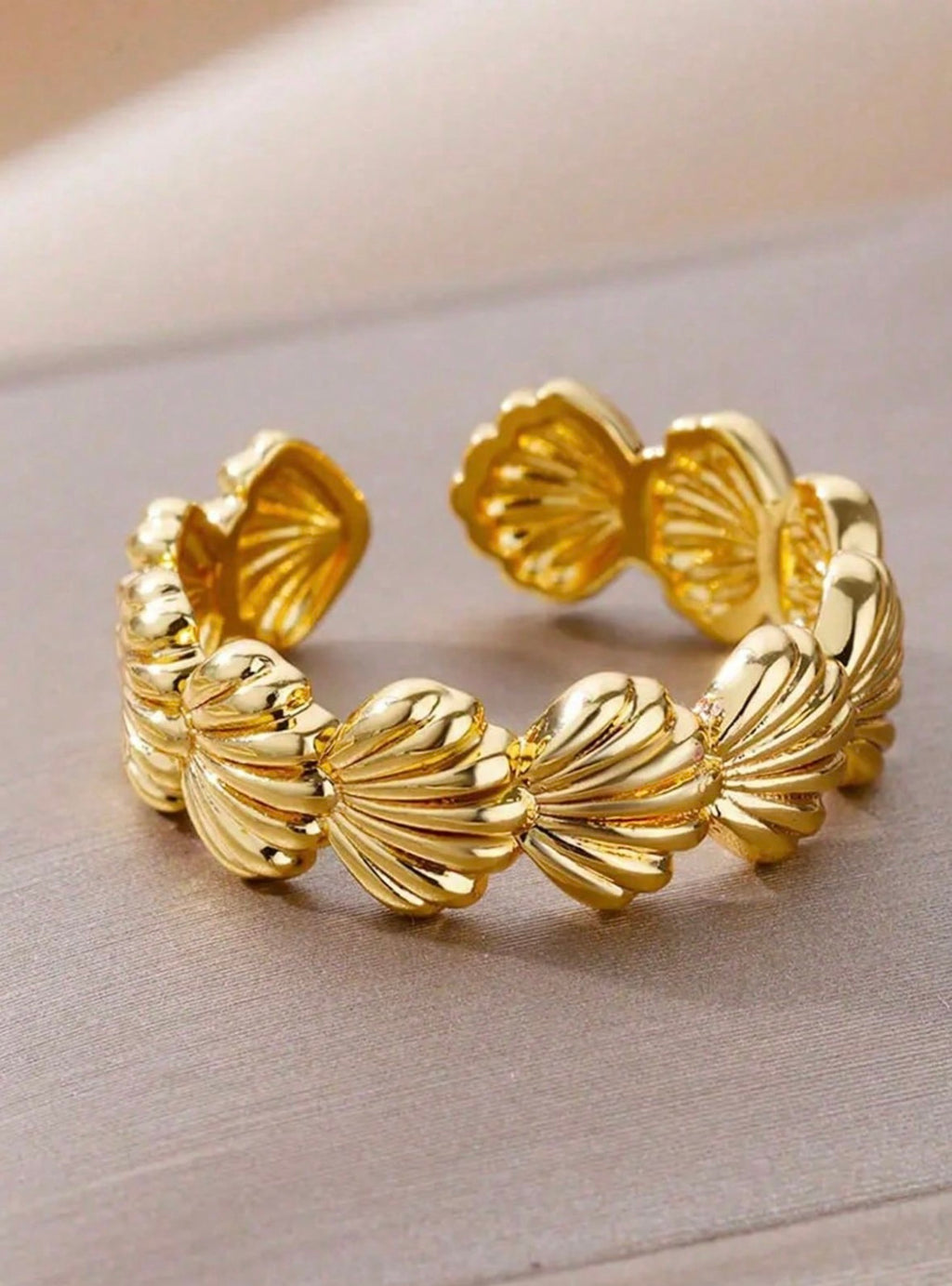 Shell line Ring