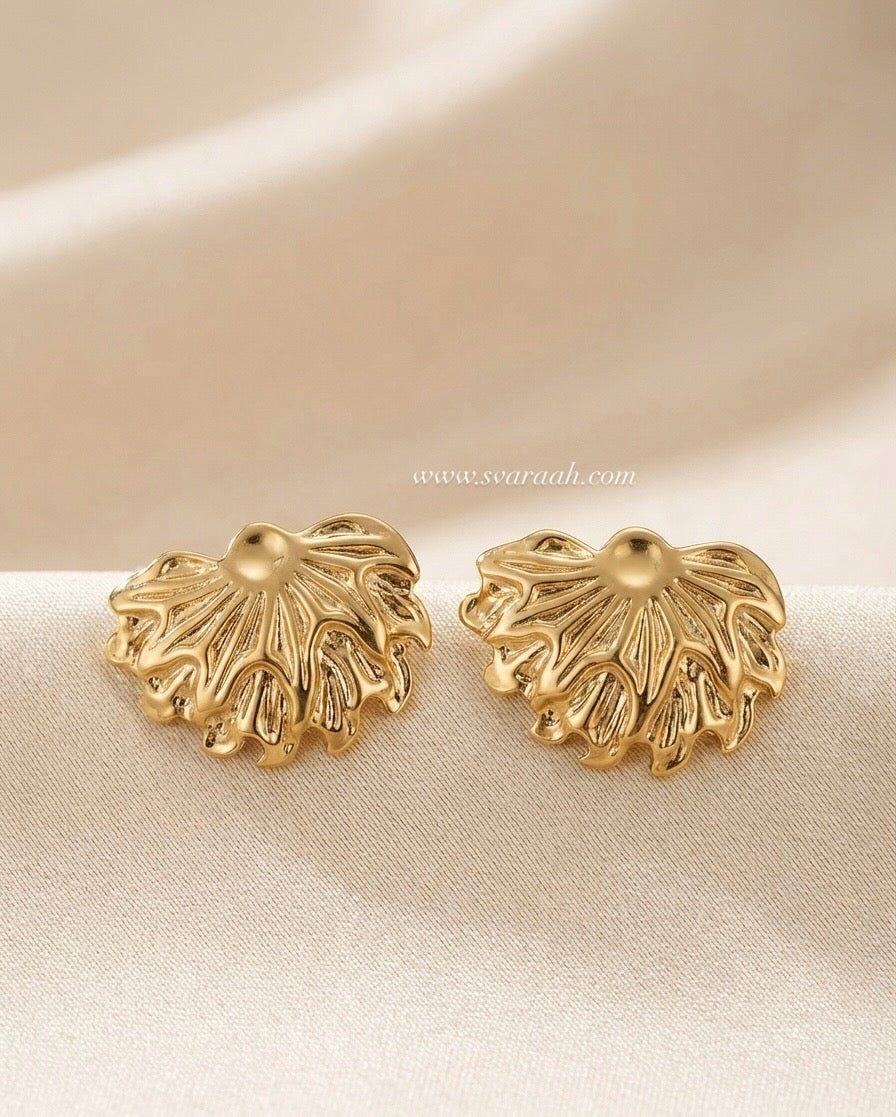 Golden Muse Studs