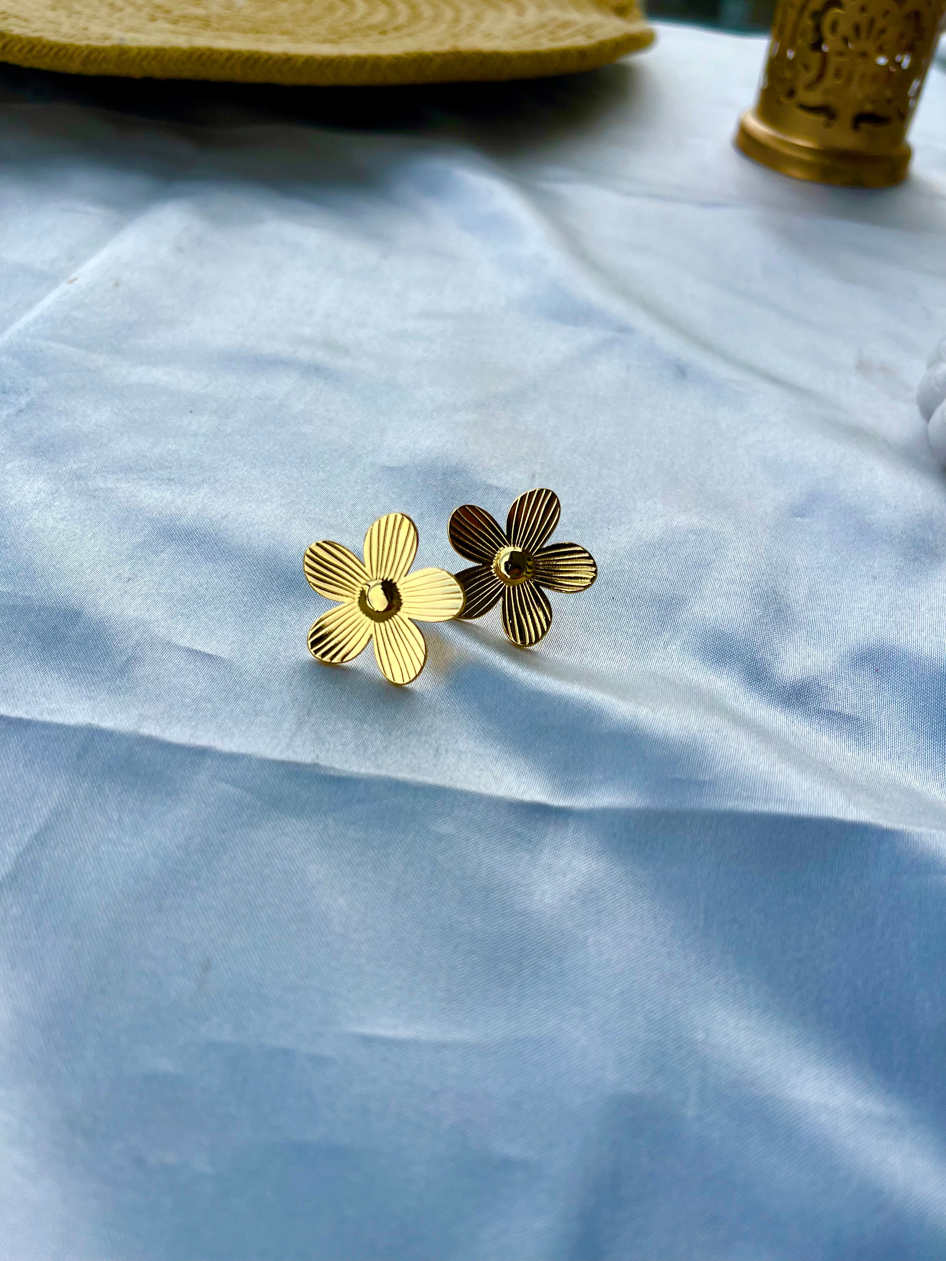 Golden Bloom Earrings 🌼