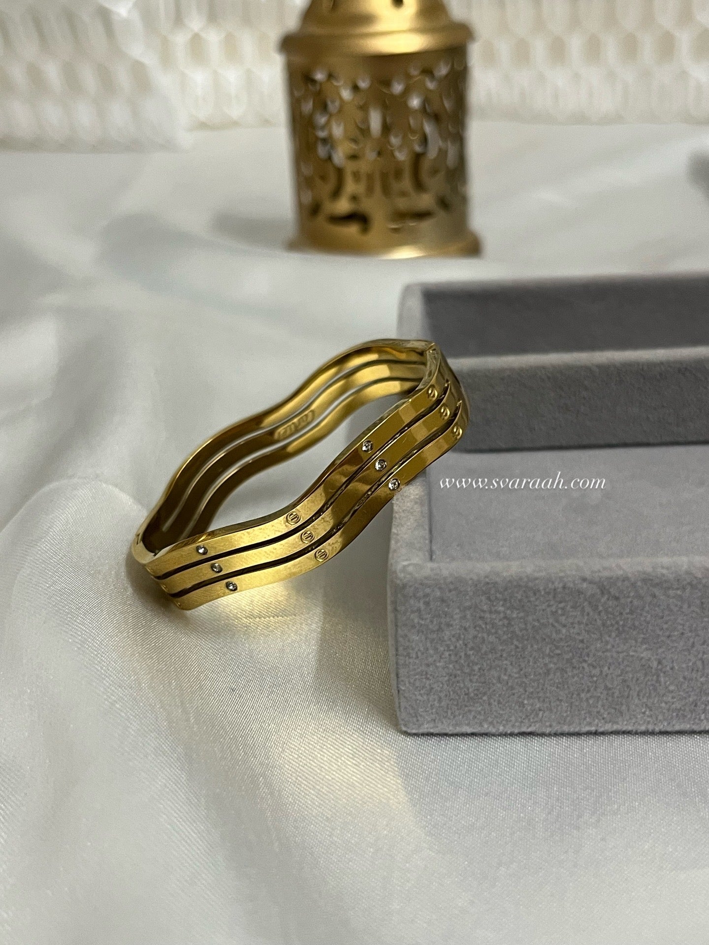 Golden Wave Luxe Bangle (Baby size Kada)