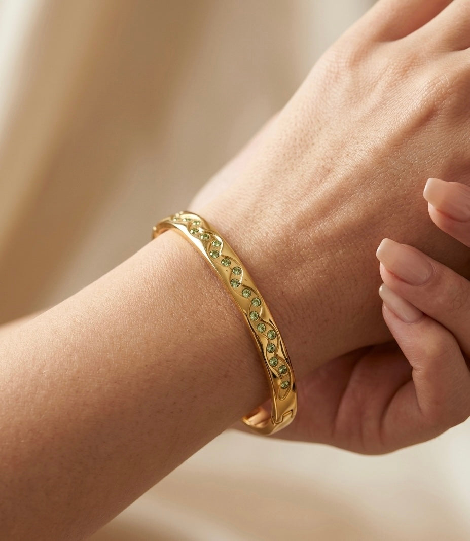 Wave and Greenstone Kada