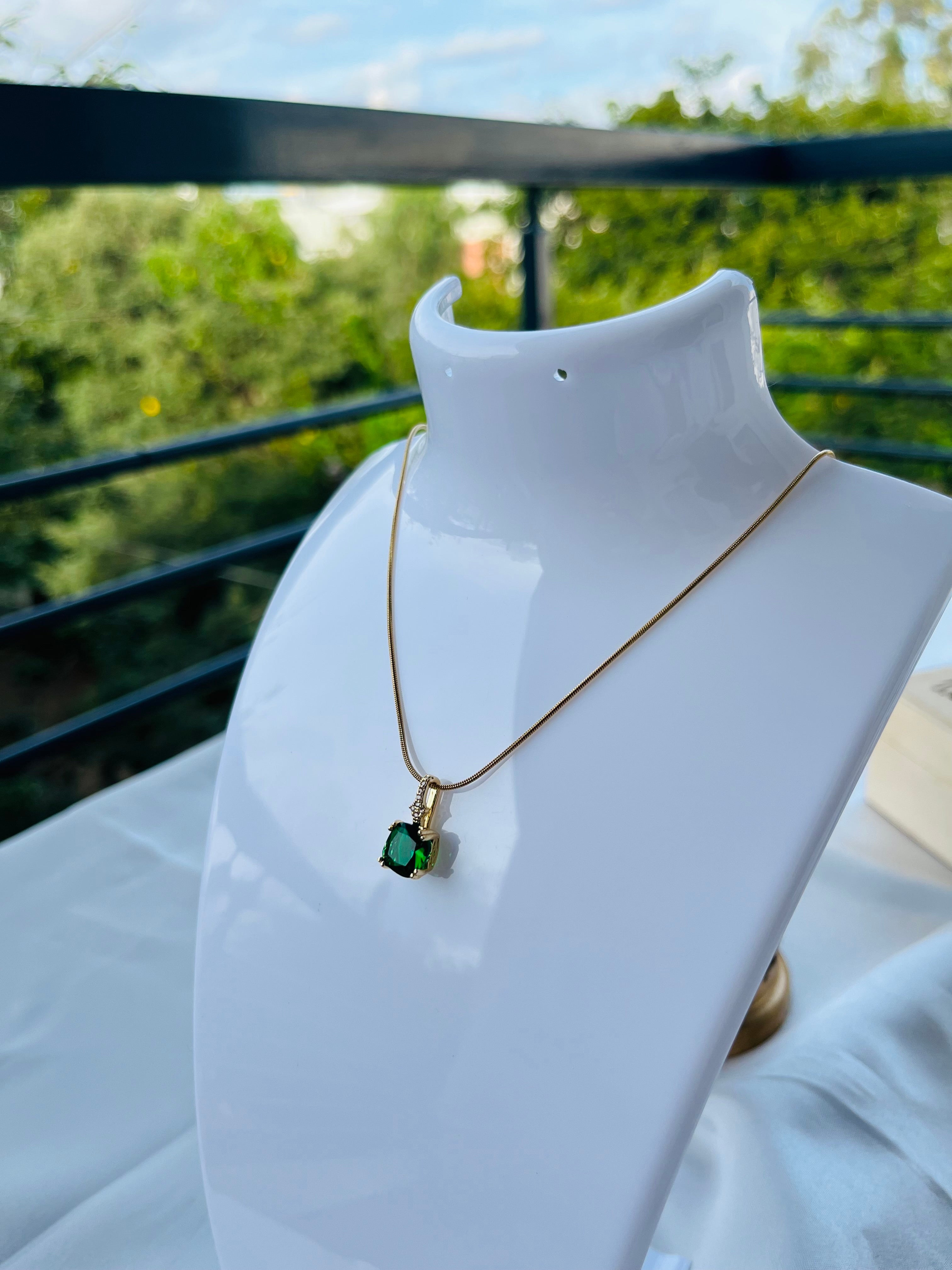 Emerald Glow Pendant 💚✨