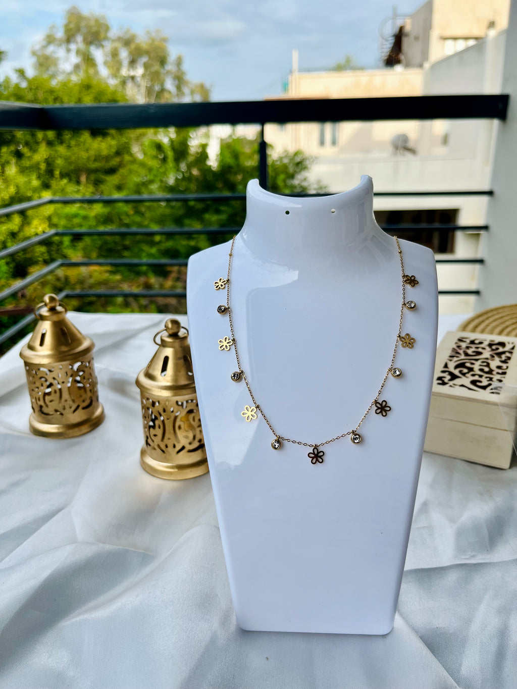 Golden Flower Spreader