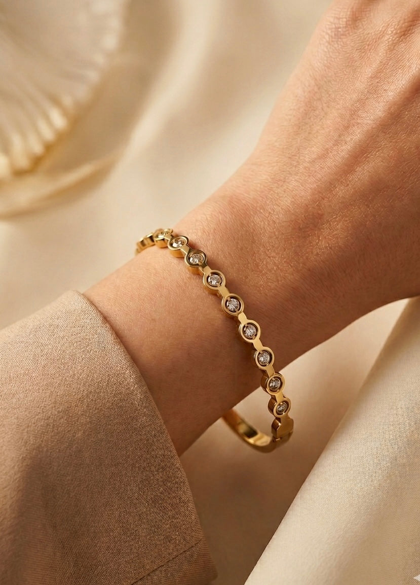 Round Crystal Kada