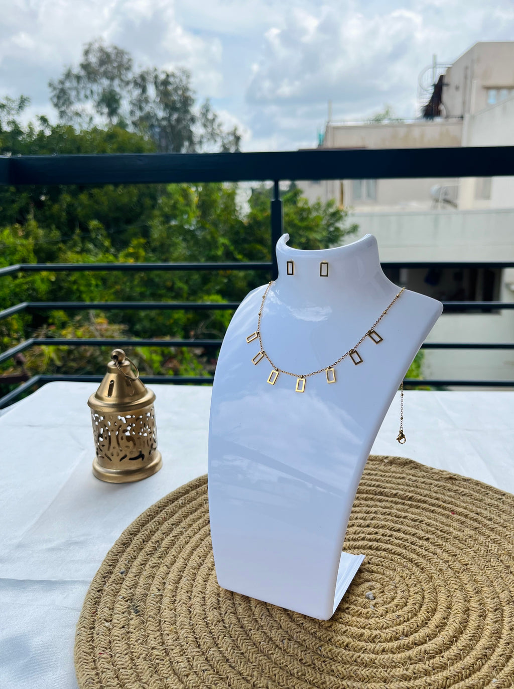 Golden frame charm necklace set