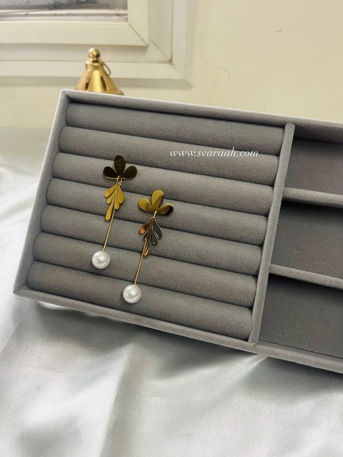 Auric Bloom Pearl Drops