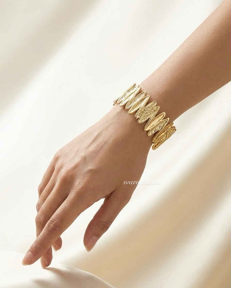 Aurelia Wave Cuff