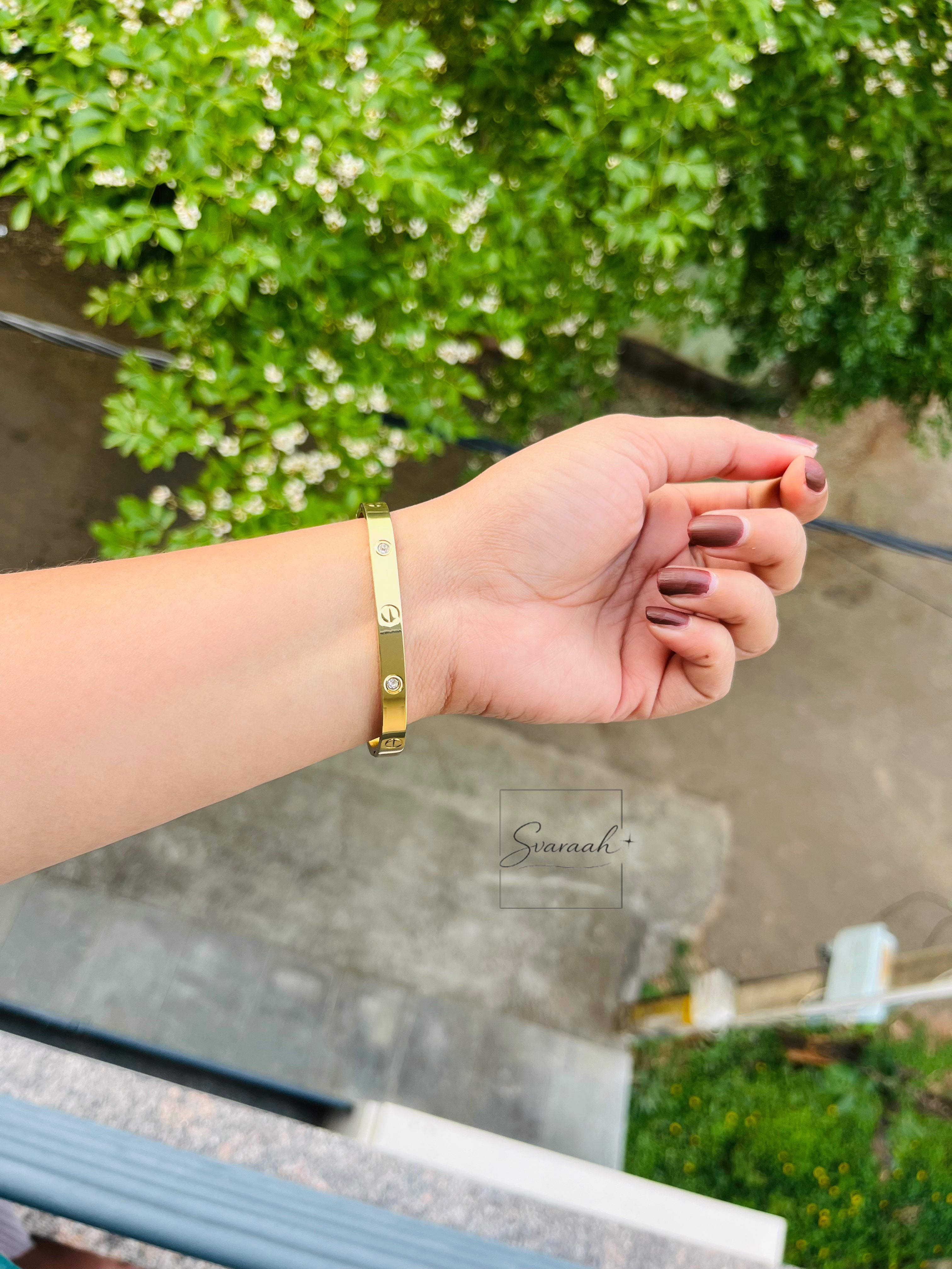 Aura Gold Kada