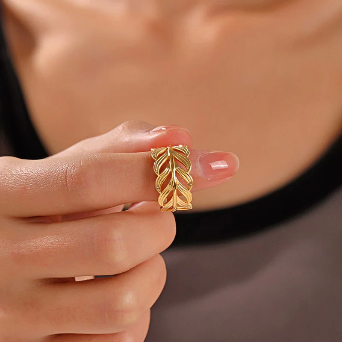 Gilded Laurel Ring